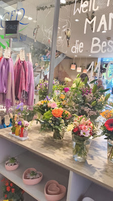Blumen Sitzberger im Regensburger Hauptbahnhof 365 Tage offen