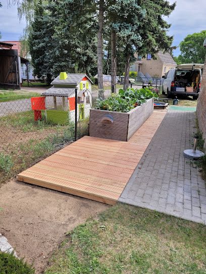 Doll Gartengestaltung und Pflege