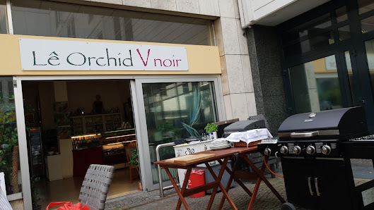Le Orchid UG