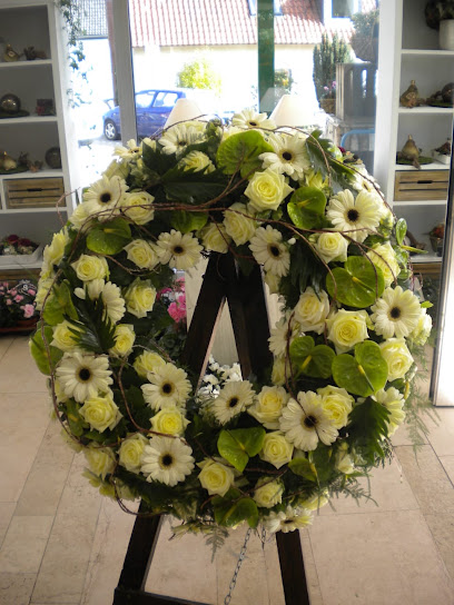 Floristik am Friedhof Maja