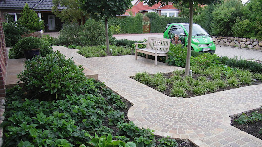 Dede Garten- und Landschaftsbau GmbH & Co KG