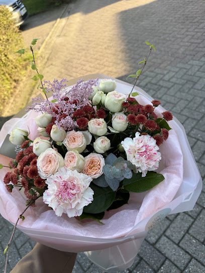 BloomCharm Blumen und Geschenke