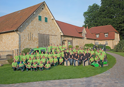 Fa. Stockreiter | Gartenarchitekt Landschaftsbau Poolbau Baumschnitt
