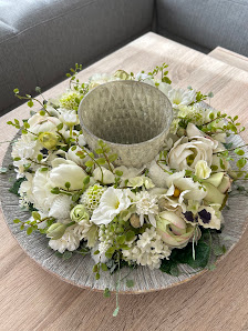 Margit Prieß. Creatives mit Seidenblumen