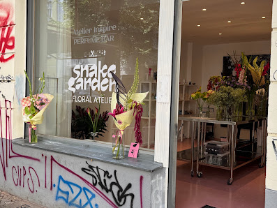 SNAKE GARDEN