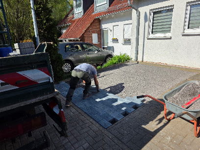 Universal - Gartenbau, Innenausbau, Reinigung