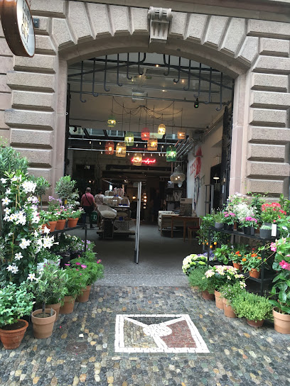 Inès Maria Weber | Blumen, Design und Handwerk