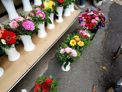 Bahnhofstrasse Fresh Flowers