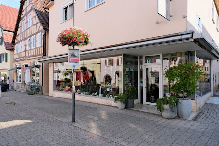 Kleinblumig Florales mit Herz